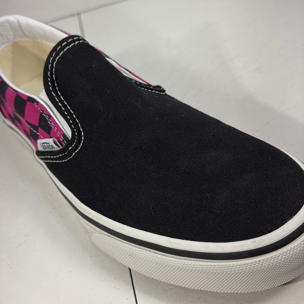 NWT Vans Classic Checkerboard Slip Ons in Raspberry and Black Women’s 7 - Picture 6 of 10